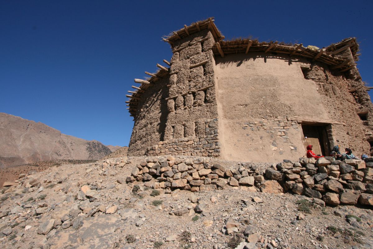 Imposant bastion défendu par quatre tours, sa position dominante sur la vallée empêchait toute attaque surprise Imposant bastion défendu par quatre tours, sa position dominante sur la vallée empêchait toute attaque surprise