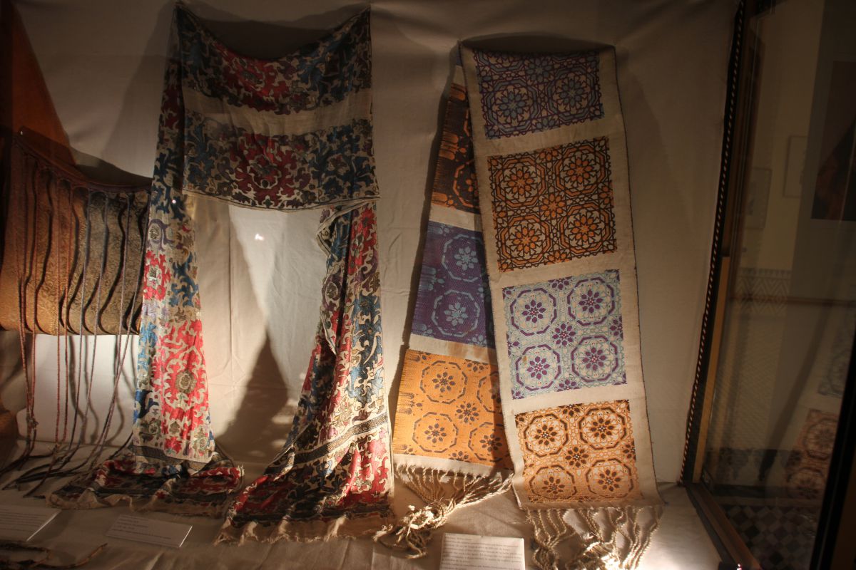 Ceintures de femmes du 19ème siècle. (région de Tetouan) Ceintures de femmes du 19ème siècle. (région de Tetouan)