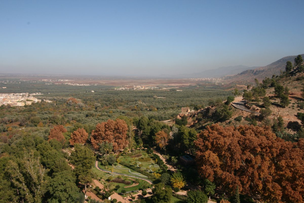 Ras el Aïn, vue sur la pleine du Tadla Ras el Aïn, vue sur la pleine du Tadla