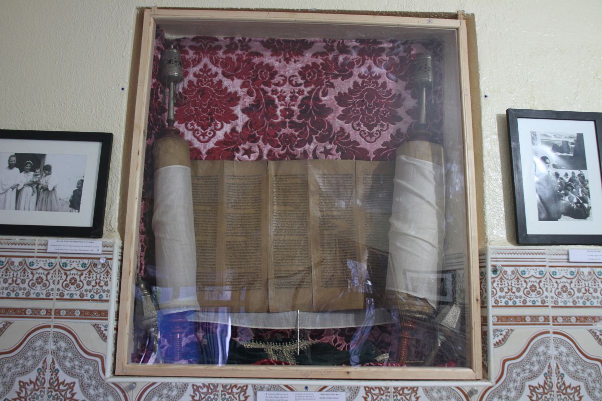 Un rouleau de Torah provenant d’un village de l’Atlas. Slat Lazama Un rouleau de Torah provenant d’un village de l’Atlas. Slat Lazama